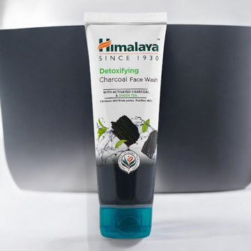 HIMALAYA Detoxifying Charcoal Face Wash With CHarcoal And Green Tea