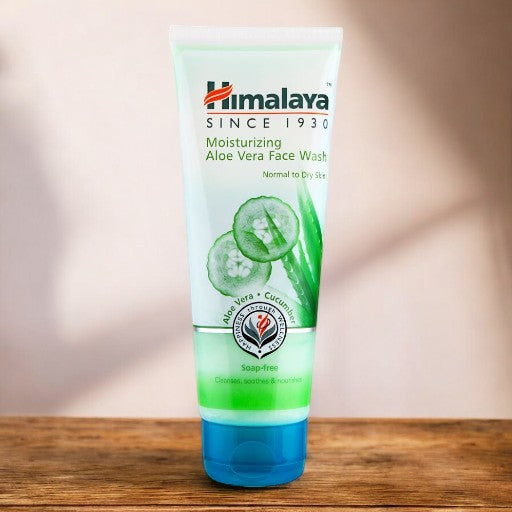 HIMALAYA Moisturizing Aloe Vera Face Wash Normal to Dry Skin Aloe + Cucumber