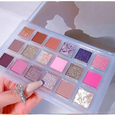 Huda Beauty Rose Quartz Eyeshadow Palette