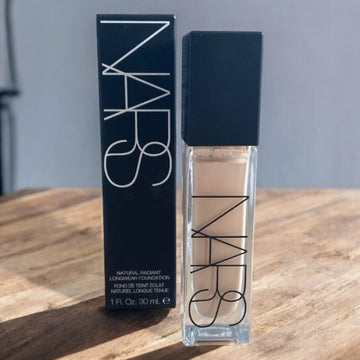 NARS Natural Radiant Longwear Foundation Light