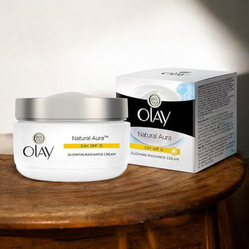 OLAY Natural Aura SPF 15 Glowing Radiance Cream with Mulberry Extract Day Cream